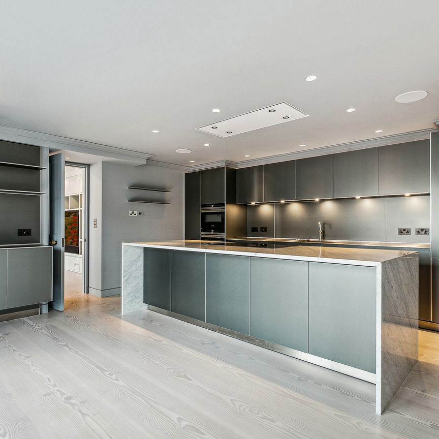 Trophy Duplex Apartment in the heart of Mayfair - Photo 1