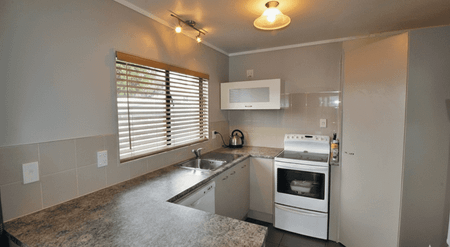 Charming 3-Bedroom Home in Brookfield - Photo 2