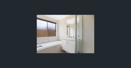 FAMILY LIVING IN WIRLINGA RISE - Photo 5