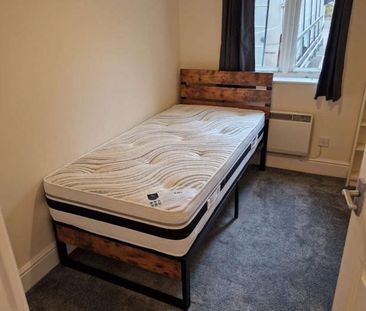 Kinghill Road, SN1 - Photo 1