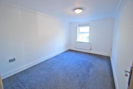 3 bedroom apartment to rent - Photo 2