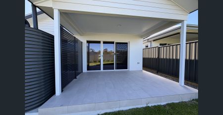 BRAND NEW, IMPRESSIVE 3-BEDROOM HOME! - Photo 3