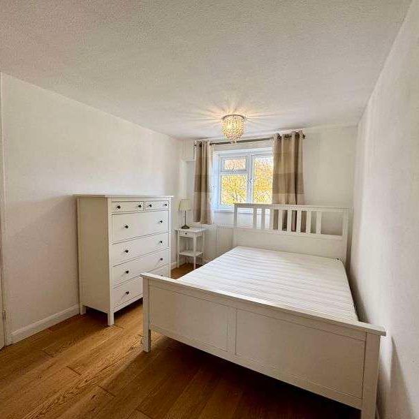 Winvale, Slough, SL1 - Photo 1