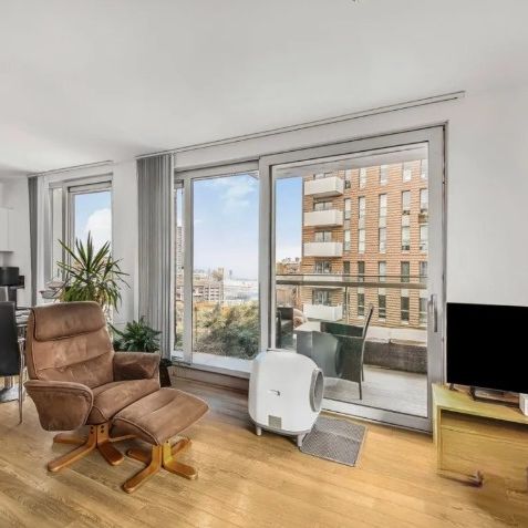 2 Bed Flat, Devons Road, E3 - Photo 1