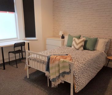 Esher Road, Liverpool. - Photo 6