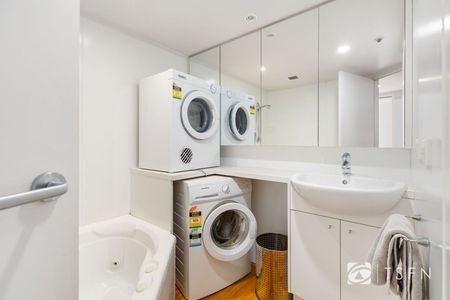 FULLY FURNISHED INNER CITY APARTMENT - AVAILABILE DECEMBER 2026 - Photo 2