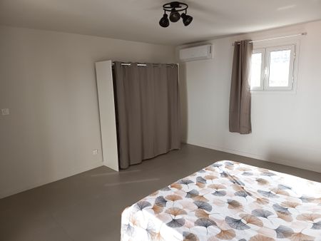Location Appartement 5 pièces 160m² ST PAUL 97422 - Photo 4