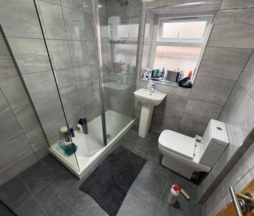 4 bedroom terraced house to rent - Photo 3