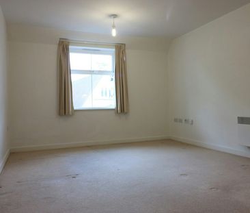 Flat to rent on - Photo 2