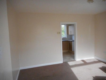2 bedroom semi-detached house to rent - Photo 2