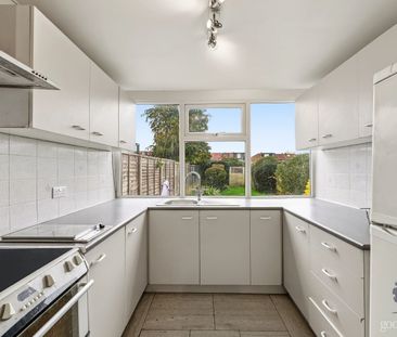 Castleton Road, Mitcham, CR4 - Photo 6