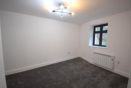 4 bedroom apartment to rent - Photo 3