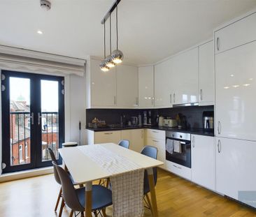 3 bedroom apartment to rent - Photo 5