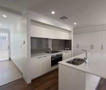 26 Gumblossom Ave, Piara Waters - Photo 6