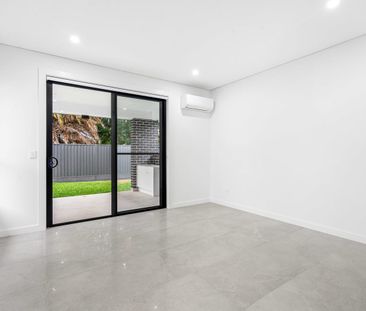 Luxury Villa in Prime Revesby Location - Photo 1
