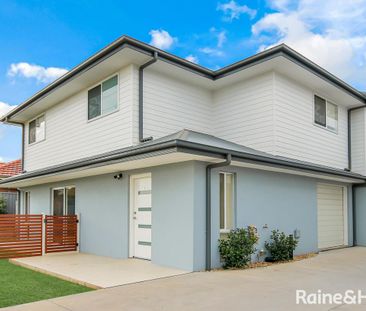Modern Three Bedroom Townhouse - Photo 6