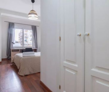 Room in a shared 5-bedroom apartment for rent in Delicias - Photo 3