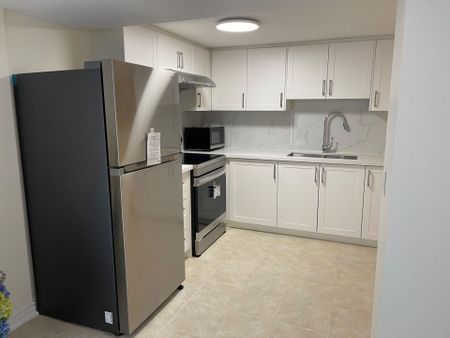 For Lease - 75 Brass Drive, Richmond Hill, Ontario - Photo 3