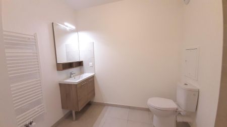 location Appartement T1 DE 28.05m² À NOISY LE GRAND - Photo 2