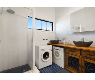 CHARMING 2-BEDROOM APARTMENT OPPOSITE NORRIES HEADLAND – PRIME TWEE... - Photo 1