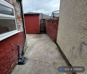 2 bedroom terraced house to rent - Photo 4