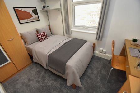 4 bedroom terraced house to rent - Photo 4