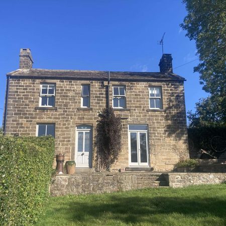 Cottage in West Yorkshire, - Photo 3