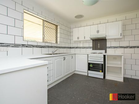 Spacious 3-Bedroom Home in West Tamworth - Perfect for Family Living! - Photo 3