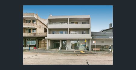 North Facing Apartment with Private Balcony and garage ! - Photo 2