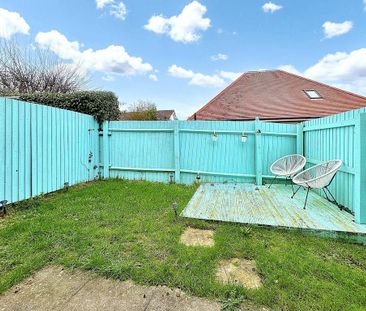 2 bedroom terraced house to rent - Photo 2