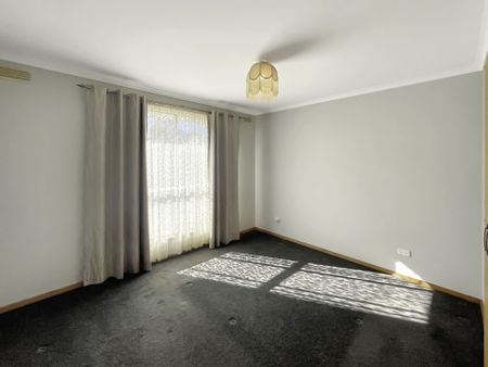 17 Kowree Crescent, Sebastopol - Photo 4
