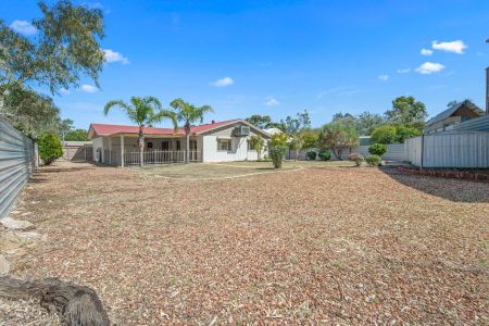 Secure Three Bedroom, Two Bathroom Home - Photo 3