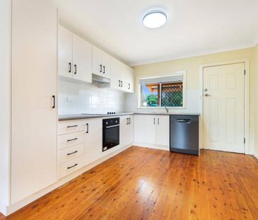 3 bedroom Family Home - Photo 2