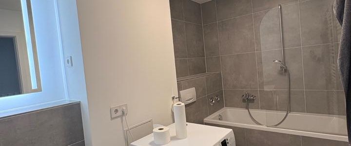 2024 saniert. 2-Zimmer, Loggia, 54 qm Einbauküche, Garage - Foto 1