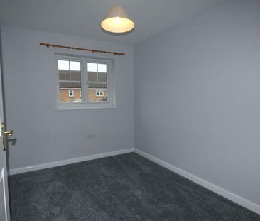 2 bedroom end of terrace house to rent - Photo 3