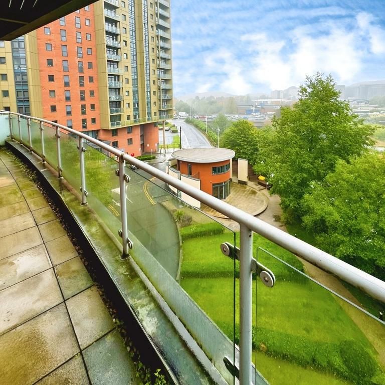 2 bedroom flat to rent - Photo 1