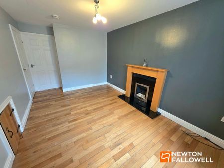2 bedroom semi-detached house to rent - Photo 4