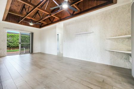 2/50 Kalymnos Drive, - Photo 2