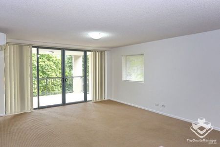 One bedroom apartment at heart of Toowong - Photo 4