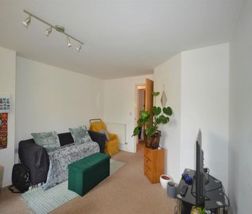 1 Bedroom Apartment To Let - Photo 2