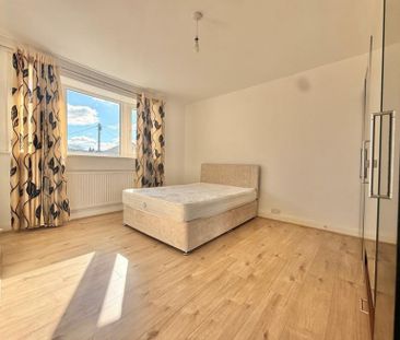 3 Bedroom Semi Detached To Let - Photo 2