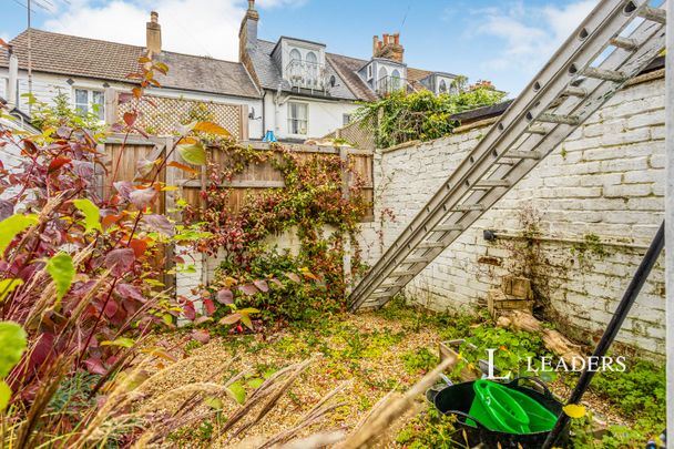 2 bedroom terraced to rent Timber Yard Cottages, Lewes - Photo 1