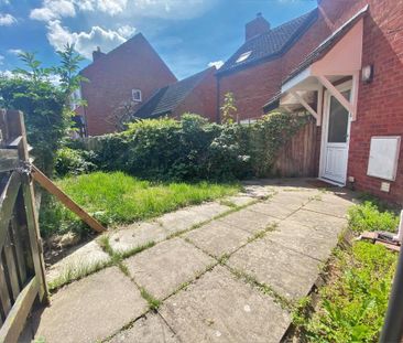 3 bedroom terraced house to rent - Photo 4