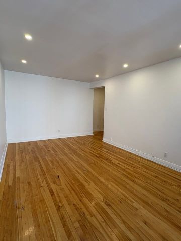 4930 Boul. Édouard-Montpetit, #11 - Photo 2