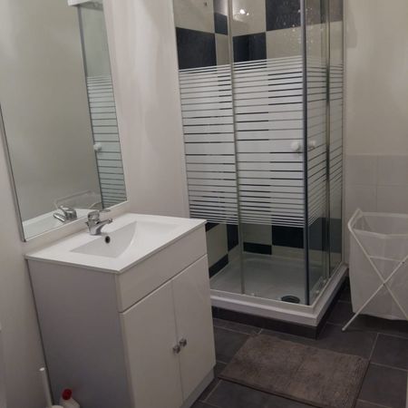 Location Appartement 1 pièce 23m² MARSEILLE 11ème - Photo 3