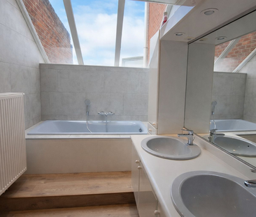 Woning met 3 slaapkamers, ruime garage en koer in hartje Poperinge. - Foto 5