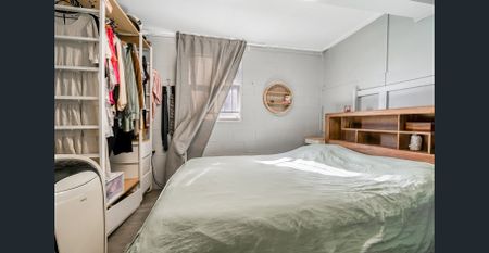 ELECTRICITY, WATER, WIFI INCLUDED - UNIT BY THE BAY IN CLONTARF - Photo 2