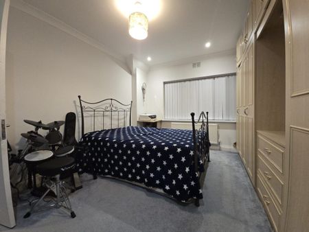 Wimborne Avenue, UB4, Hayes - Photo 3