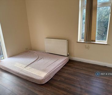 4 bedroom bungalow to rent - Photo 2