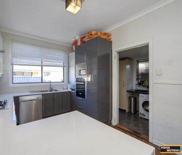 Perfect home in a quiet cul-de-sac - Photo 3